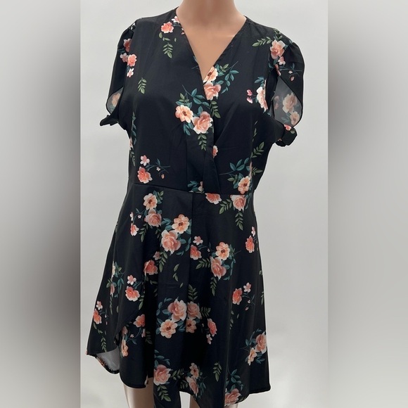 Elegant Floral Print V-Neck Dress - Size XL - Picture 5 of 13